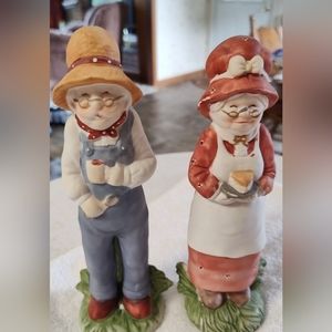 Vintage Trippies Inc. Farmer & Wife Figurines  Approx. 1989. Excellent. Shape